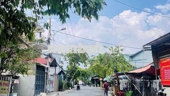 BÁN NHÀ XƯỞNG 320M. ĐƯỜNG XE TẢI ĐỖ CỬA. 20M RA TÔ KÝ.