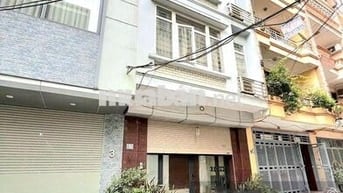 Bán nhà Cầu Giấy, Nhà đẹp dân xây, ô tô đỗ, 65m2, 18,2 tỷ