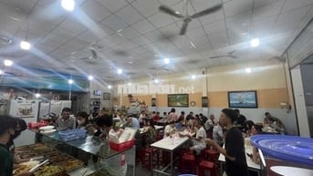 Mặt bằng kinh doanh trống suốt 10×27 cho thuê
