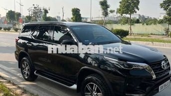 Toyota Fortuner Đen 7 chỗ