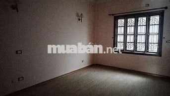 Nhà mặt phố đường gom ô tô tránh