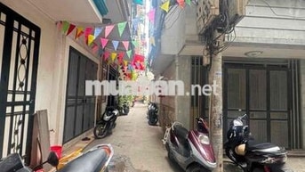 Gần ô tô phố Trân khát chân 35m2 x5T giá 6.5 tỷ sổ vuông dân xây thoán