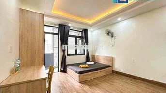 Căn Hộ Ban Công Mới Xây, 30m2, Đầy Đủ Nội Thất Ngay Nguyễn Văn Quá