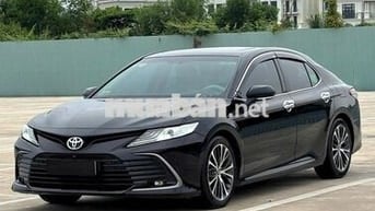 Toyota Camry 2.5Q 2019 Đen 8 vạn km