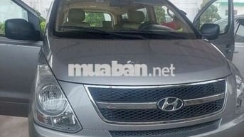 Hyundai Starex 2014 9 chỗ Bạc