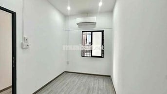 CHO THUÊ PHÒNG MỚI XÂY SẴN MÁY LẠNH CỬA SỔ NGAY LOTTE NGUYỄN VĂN LƯỢNG