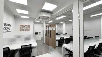 Văn phòng Trần Nhật Duật Q1, 140m2, sàn suốt, ngăn sẵn phòng
