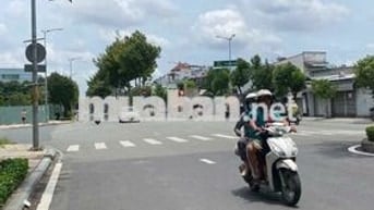 BÁN MT NGAY PHẠM VĂN ĐỒNG, P.11, Q. BT DT 5 NH 11x27, GÍA 179tr/m2 