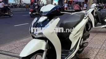 SH160iABS2025 Trắng Panda odo 1353km bao check