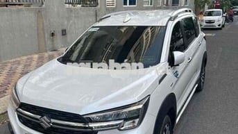 Suzuki XL7 Trắng 7 chỗ 40837 km