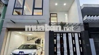 Cho thuê nhà trung tâm thành phố đường hoàng diệu kiệt ô tô vào sân