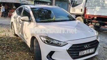 Hyundai Elantra 2018 2.0 AT Trắng