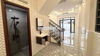 CHỦ NGỘP BÁN GẤP • 31m2 ❌ 2 TẦNG • HẺM THÔNG • CHỈ 3.69 TỶ