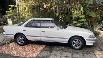 Toyota MARK II Trắng Tự động