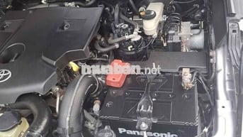 Toyota Fortuner 2020 Bạc 7 chỗ