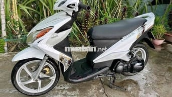 Yamaha Luvias màu Trắng