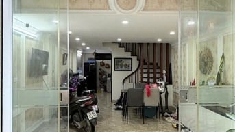 CC bán nhà phố Nguyễn Khánh Toàn DT 40m2x5 tầng. Giá 12 tỷ