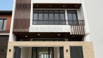 SIÊU PHẨM HXH HUỲNH VĂN BÁNH – HẦM & THANG MÁY – NGANG 7M HIẾM 