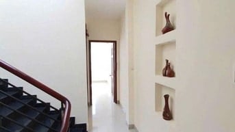 Nhà mới 1 Trệt Lững 3 Lầu 4x14m 6 Phòng hẻm 212B Nguyễn Trãi