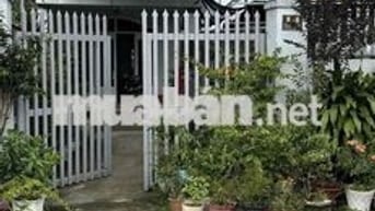đổi chỗ ở. cần bán nhà gần khu trung tâm thị trấn