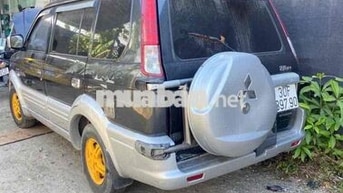 Mitsubishi 7 chỗ màu Đen
