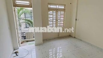 cho thuê nhà nguyên căn đúc lầu2 PN 2wc hẻm 440//thống nhất p16 8tr