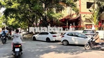 Bán gấp Xuân La - lô góc dân xây - ô tô lùi cửa - full nội thất ở ngay