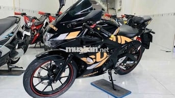Suzuki GSX R màu Đen