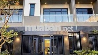 Nhà phố mặt tiền 208m2 dtsd, 4ngủ 5wc, Bình Thung phường Đông Hoà