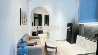 Căn hộ tách bếp có sân sau thoáng mát, ngay kế bên Landmark 81