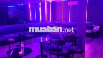 HOT !!! Mặt Tiền Lầu 1 DT 130M 2 ban công khu Phố Tây Bùi Viện Q1