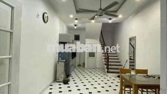 Cho Thuê Nguyên Căn- Ngọc Thụy  3 ngủ, 9tr