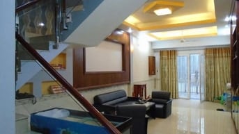 CHO THUÊ NHÀ MẶT TIỀN 4 TẦNG GẦN SÂN VẬN ĐỘNG QUẬN 8