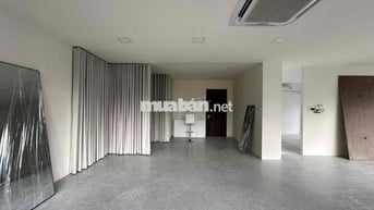 CẦN PASS LẠI MẶT BẰNG TẦNG 2 RỘNG 120m2 (nail spa, shop hoa, studio..)