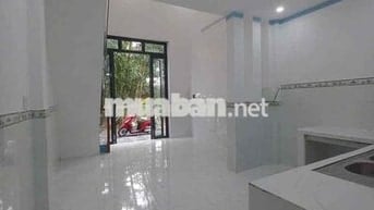 Nhà có sổ, thổ cư 100% giá 680 triệu, điện riêng nước máy