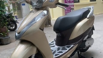 Cần bán xe Honda Lead 125cc màu vàng nhũ, đăng ký 2016, xe rất mới, má