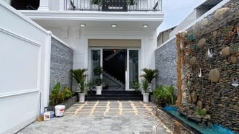 NHÀ TÂN CỔ ĐIỂN SÂN VƯỜN GẦN BỆNH VIỆN ĐA KHOA TIỀN GIANG