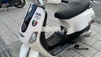 Piaggio Vespa LX Trắng