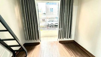 cho thuê phòng có bancol sát bên IUH giá rẻ có máy lạnh