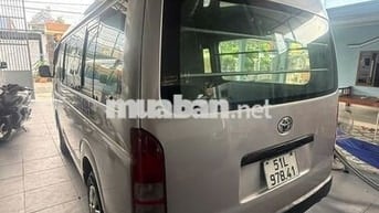 Toyota Hiace 2005 Van