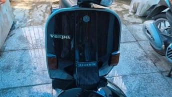 xe vespa cổ còn chạy tốt , còn mới , giá thương lượng