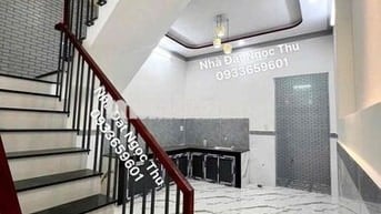 Nhà đẹp 4x13 đúc lầu 3 phòng 2 wcdân cư hiện hữu gần chợ trường học