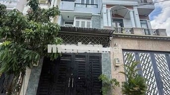 Cho thuê nhà 3 lầu khu Dân cư đồng bộ yên tĩnh sát Vạn Phúc đường số 3