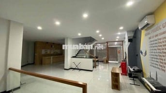 90tr/thang  giảm mạnh cho thuê gấp chỉ 50tr/tháng toà nhà 5 tầng
