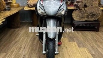 Honda Future 125Fi dàn áo liền lạc, máy êm