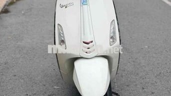 Piaggio Vespa 150 Trắng