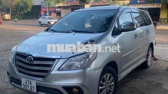 Toyota Innova Bạc 7 chỗ