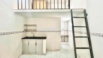 CĂN HỘ CÓ GÁC CAO, SẴN NỘI THẤT - THANG MÁY, HẦM XE RỘNG - AN NINH CAO