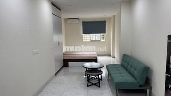 Chính chủ cho thuê căn hộ studio 35m2, có thang máy, nội thất đầy đủ