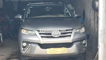 Toyota Fortuner Xám 98883 km